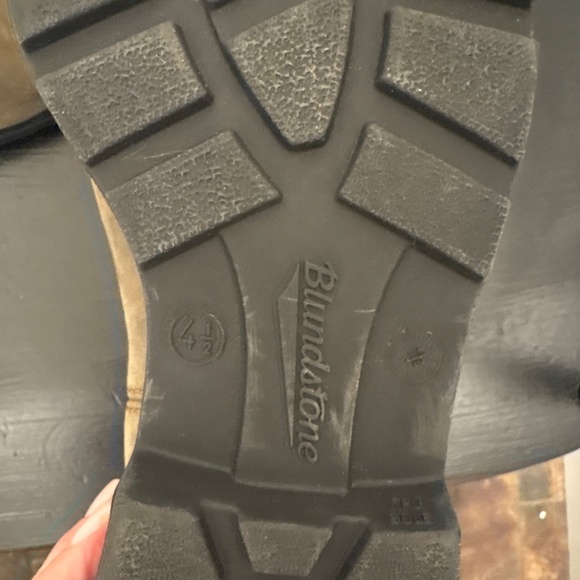 Women’s Blundstone style #1351 7 - Picture 2 of 4